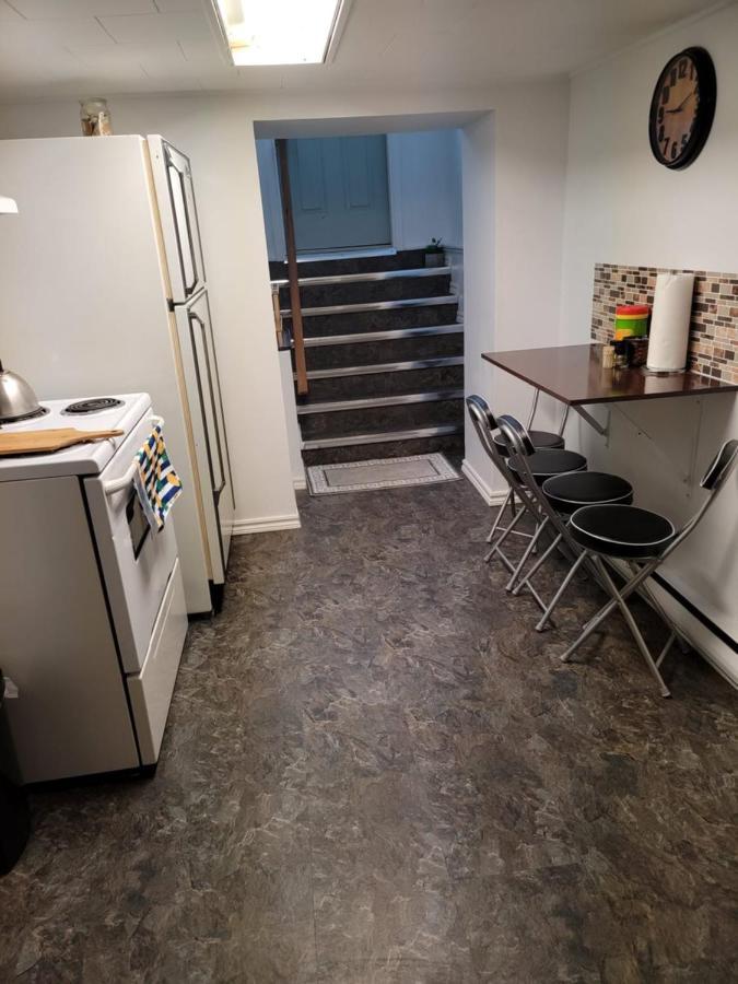 Apartmán Lower Level Apt 6Ft High Close To Hwy Netflix Wifi Edmundston Exteriér fotografie